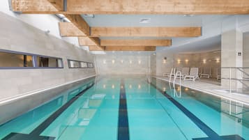 Innenpool, Liegestühle