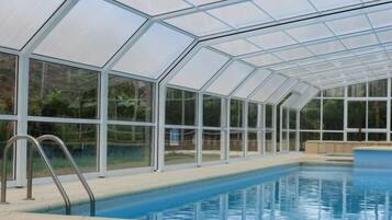 3 piscinas al aire libre, sillones reclinables de piscina