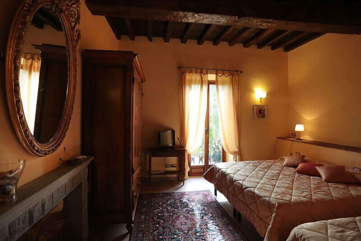 Quarto triplo | Quartos à prova de som, ferros/tábuas de passar roupa, Wi-Fi de cortesia