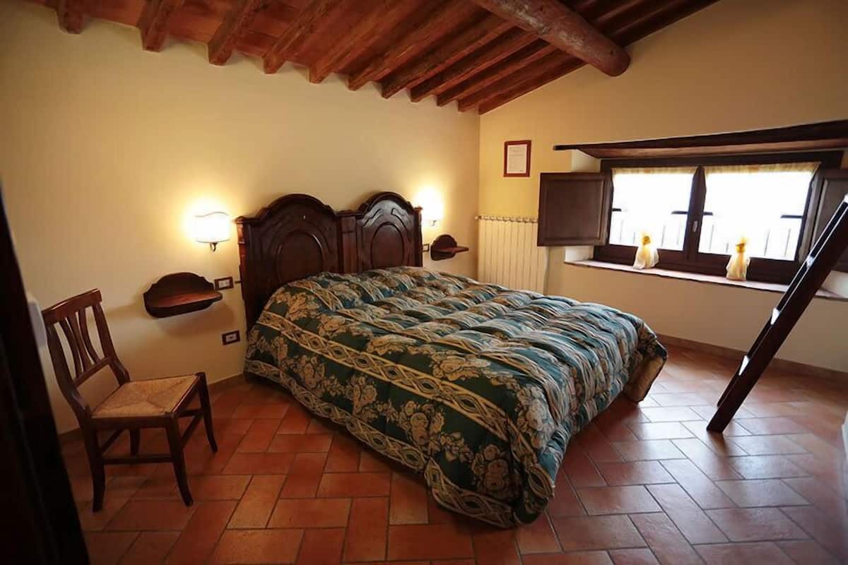 Apartamento conforto | Quartos à prova de som, ferros/tábuas de passar roupa, Wi-Fi de cortesia