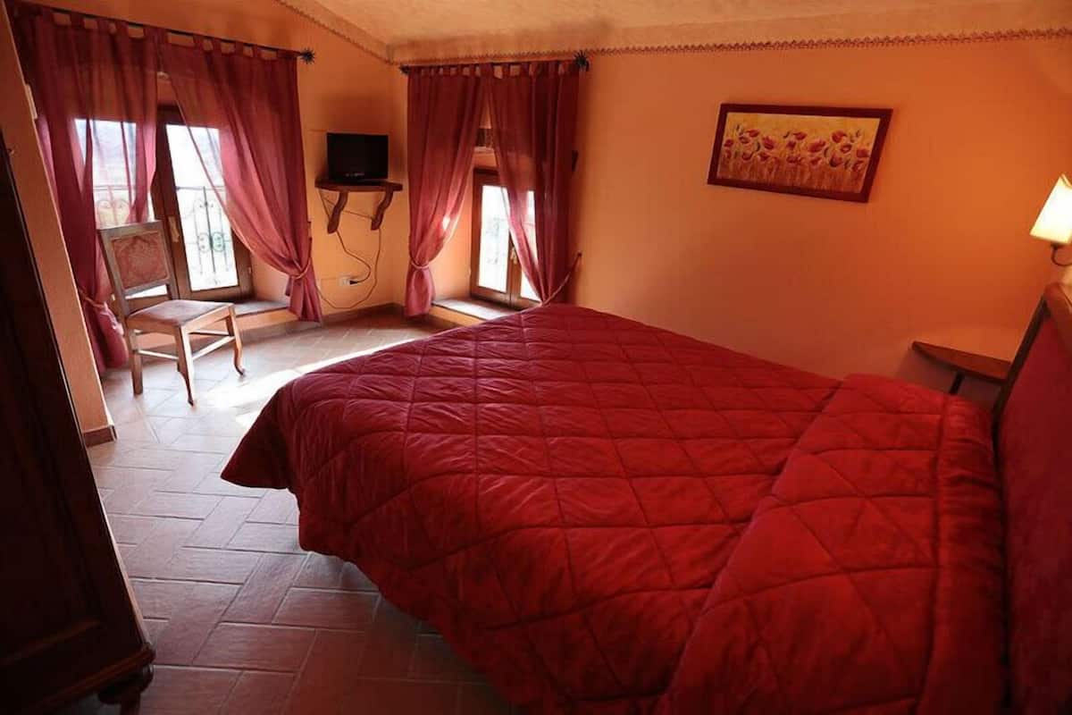Quartos à prova de som, ferros/tábuas de passar roupa, Wi-Fi de cortesia