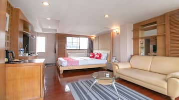 Phòng Suite, 1 phòng ngủ | Bàn, truy cập Internet không dây miễn phí, bộ trải giường