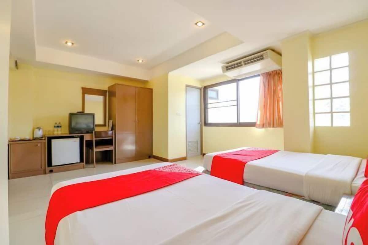 Desk, free WiFi, bed sheets