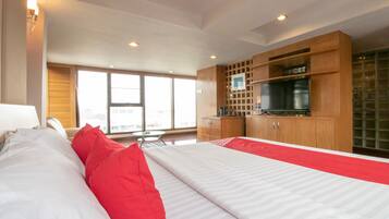 Phòng Suite, 1 phòng ngủ | Bàn, truy cập Internet không dây miễn phí, bộ trải giường