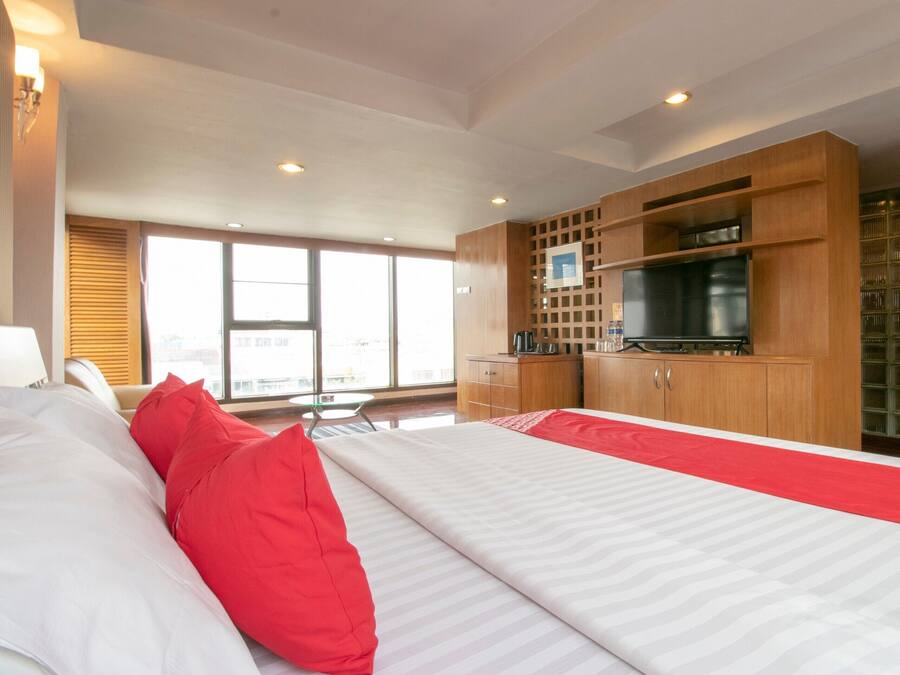 Suíte, 1 quarto | Escrivaninha, Wi-Fi de cortesia, roupa de cama