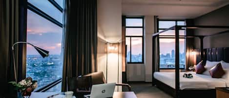 Express Suite, City View | Sábanas italianas Frette, minibar y caja de seguridad en la habitación