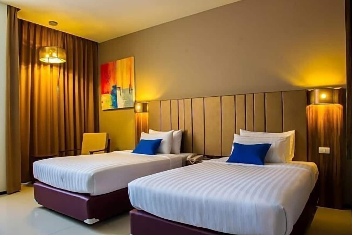 Lenzuola Frette, minibar, una cassaforte in camera, una scrivania