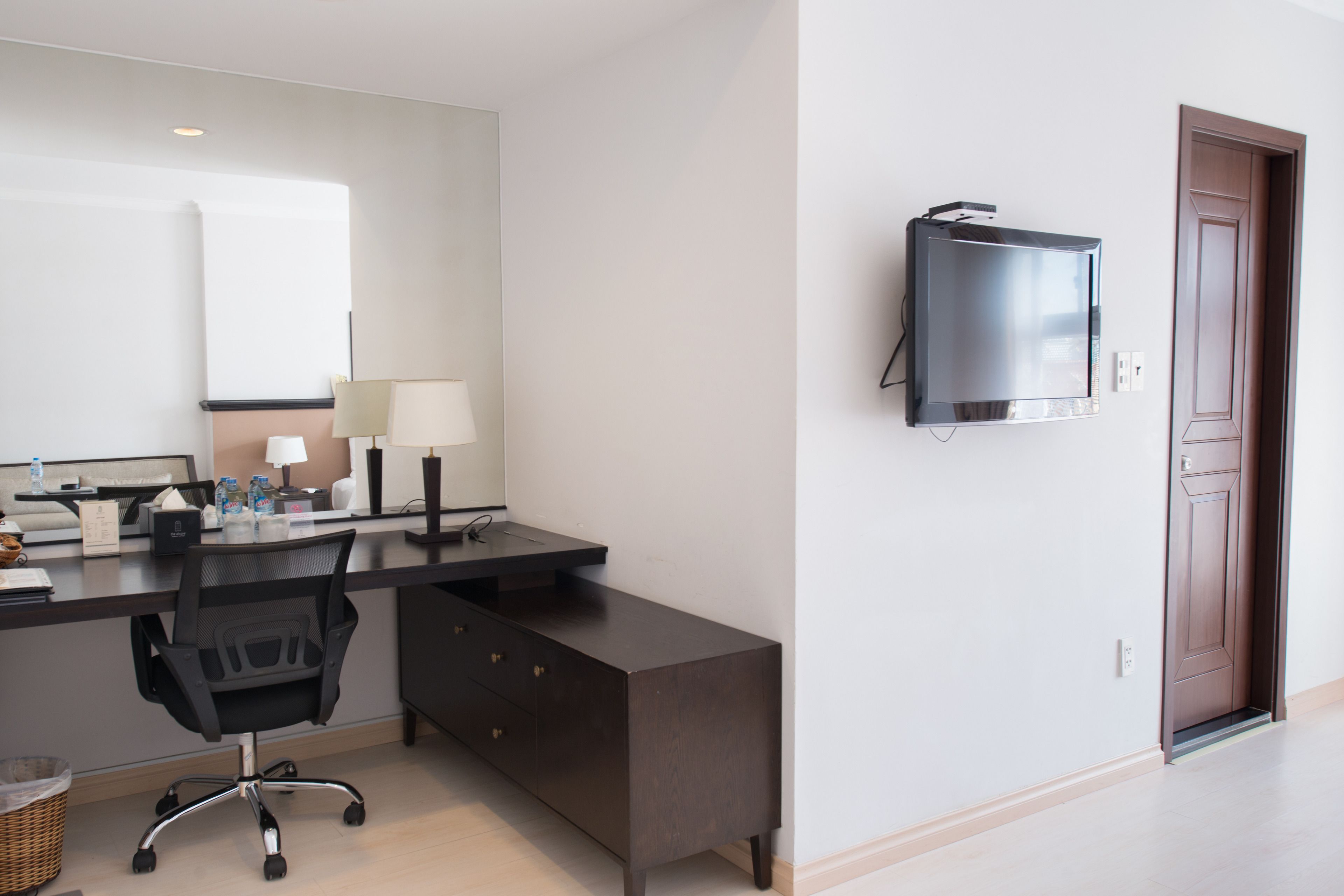 grand alcove  | room amenity