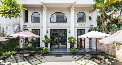 The Alcove Library Hotel