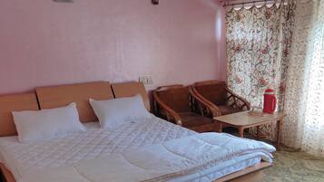 Minibar, desk, soundproofing, iron/ironing board