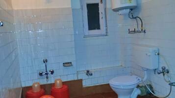 Shower, free toiletries, hair dryer, bathrobes