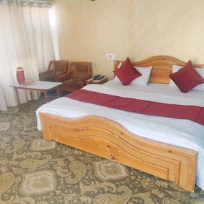 Minibar, bàn, phòng cách âm, bàn ủi/dụng cụ ủi quần áo