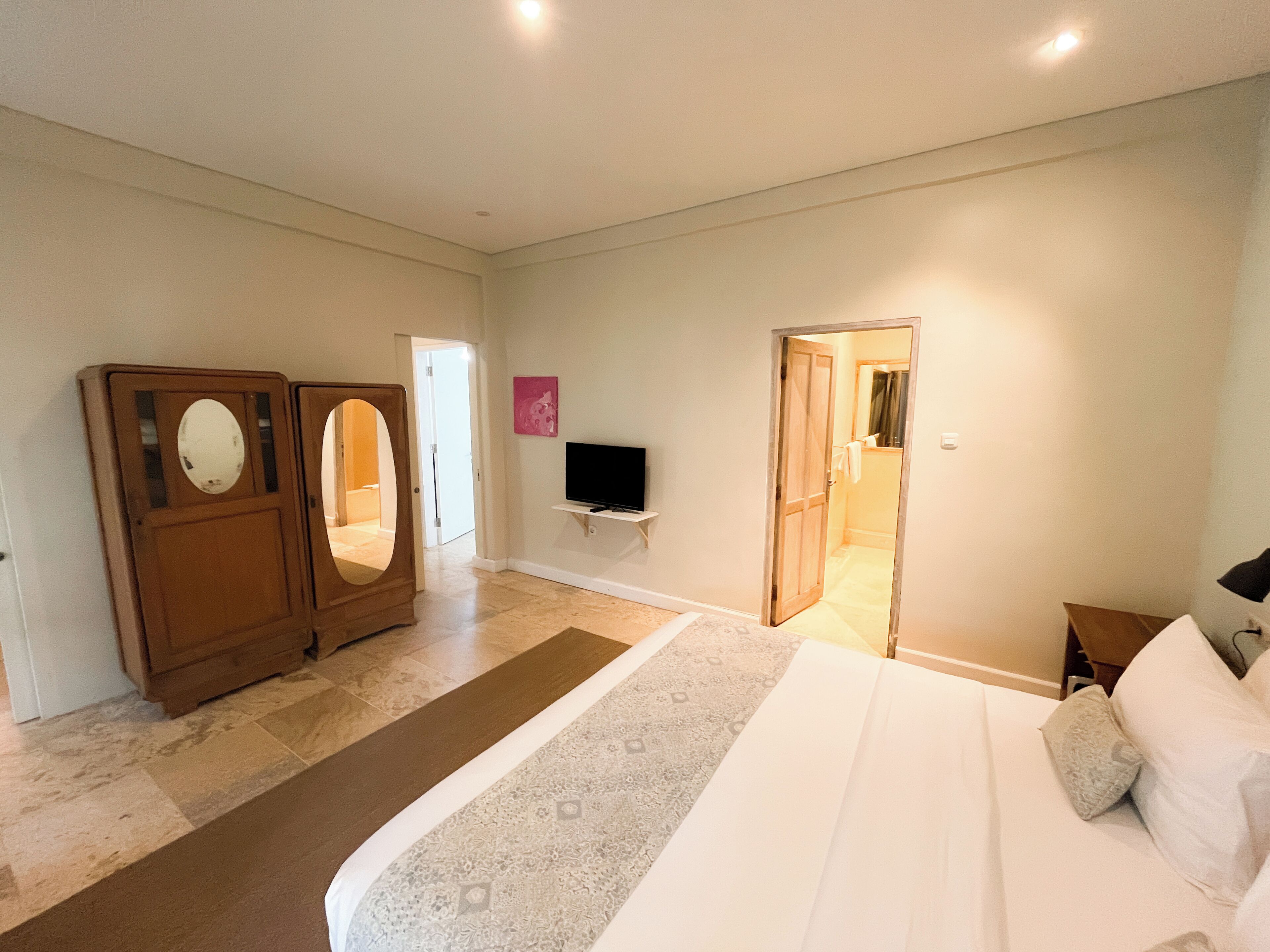 Suíte estúdio luxo, 1 quarto, vista parcial para o oceano | Cofres nos quartos, ferros/tábuas de passar roupa, Wi-Fi de cortesia