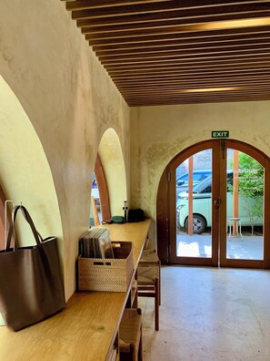 2 restaurants, breakfast served - Kresna By The Sea By Kresna Hospitality (Seminyak)