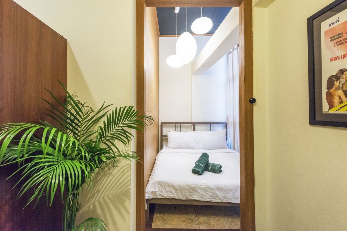 Wi-Fi gratuit, décoration personnalisée, draps fournis