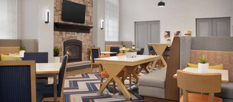 햄프턴 인 & 스위트 윌리스턴