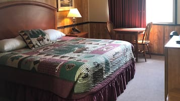 Studio Confort, 1 trĂšs grand lit, non-fumeurs | Bureau, rideaux occultants, Wi-Fi gratuit, draps fournis