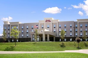 Exterior - Hampton Inn & Suites Mansfield (Mansfield)