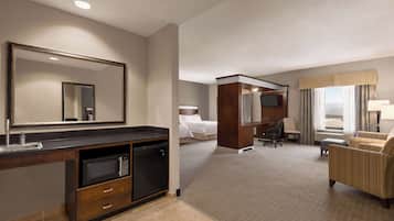 Suite, 2 Queen Beds, Non Smoking | Minibar