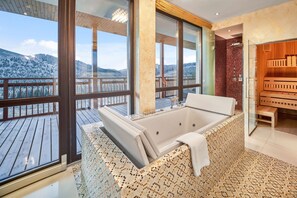 Tina con regadera, tina profunda, amenidades de baño gratuitas