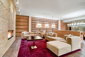 In-room safe, soundproofing, iron/ironing board, free WiFi