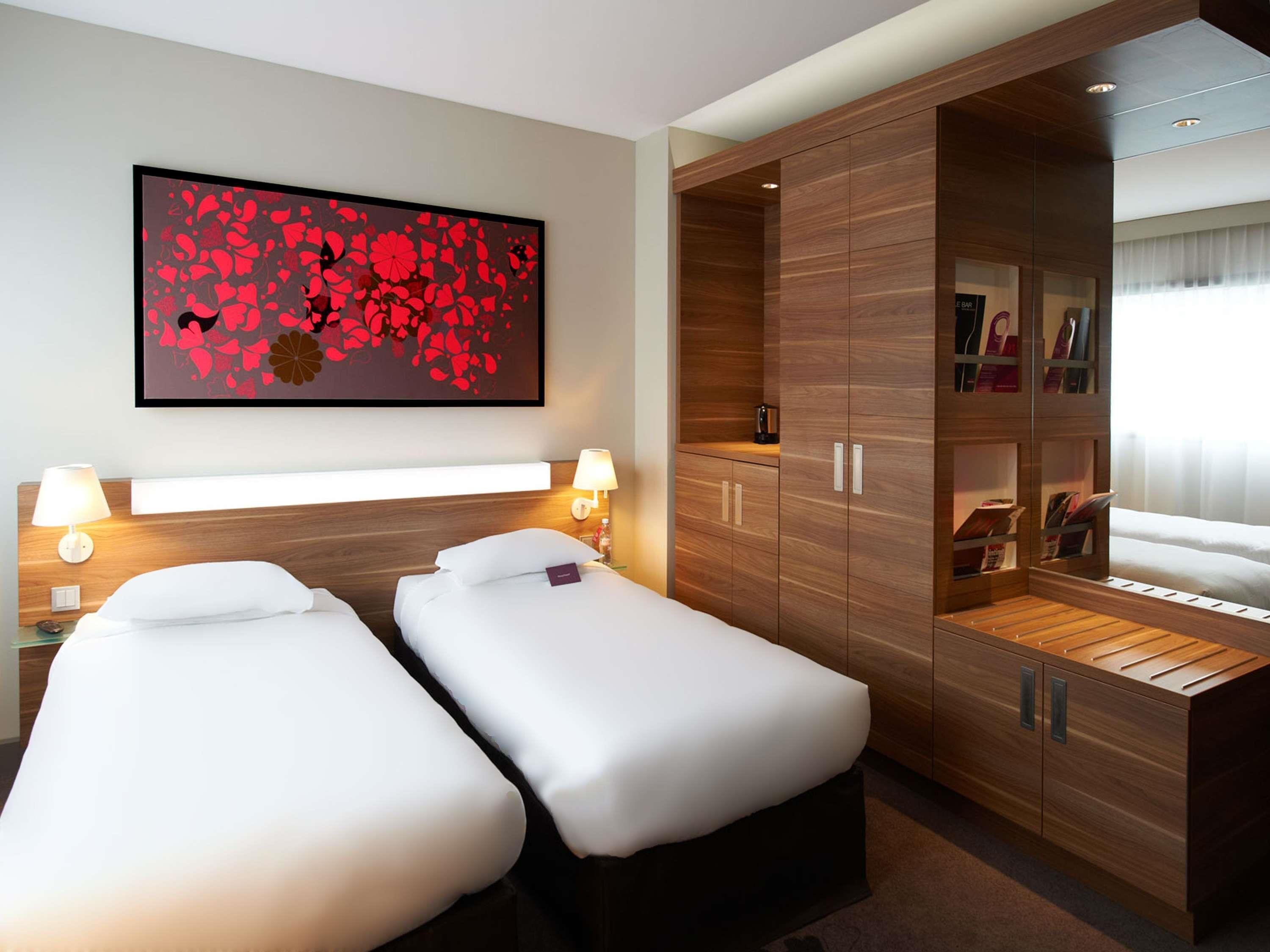 premium bedding, pillow-top beds, in-room safe, desk