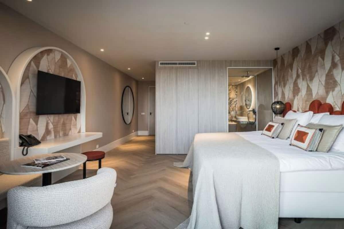 2 chambres, minibar, coffres-forts dans les chambres, bureau