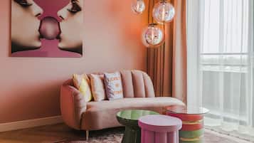 Candyland Suite | Living area