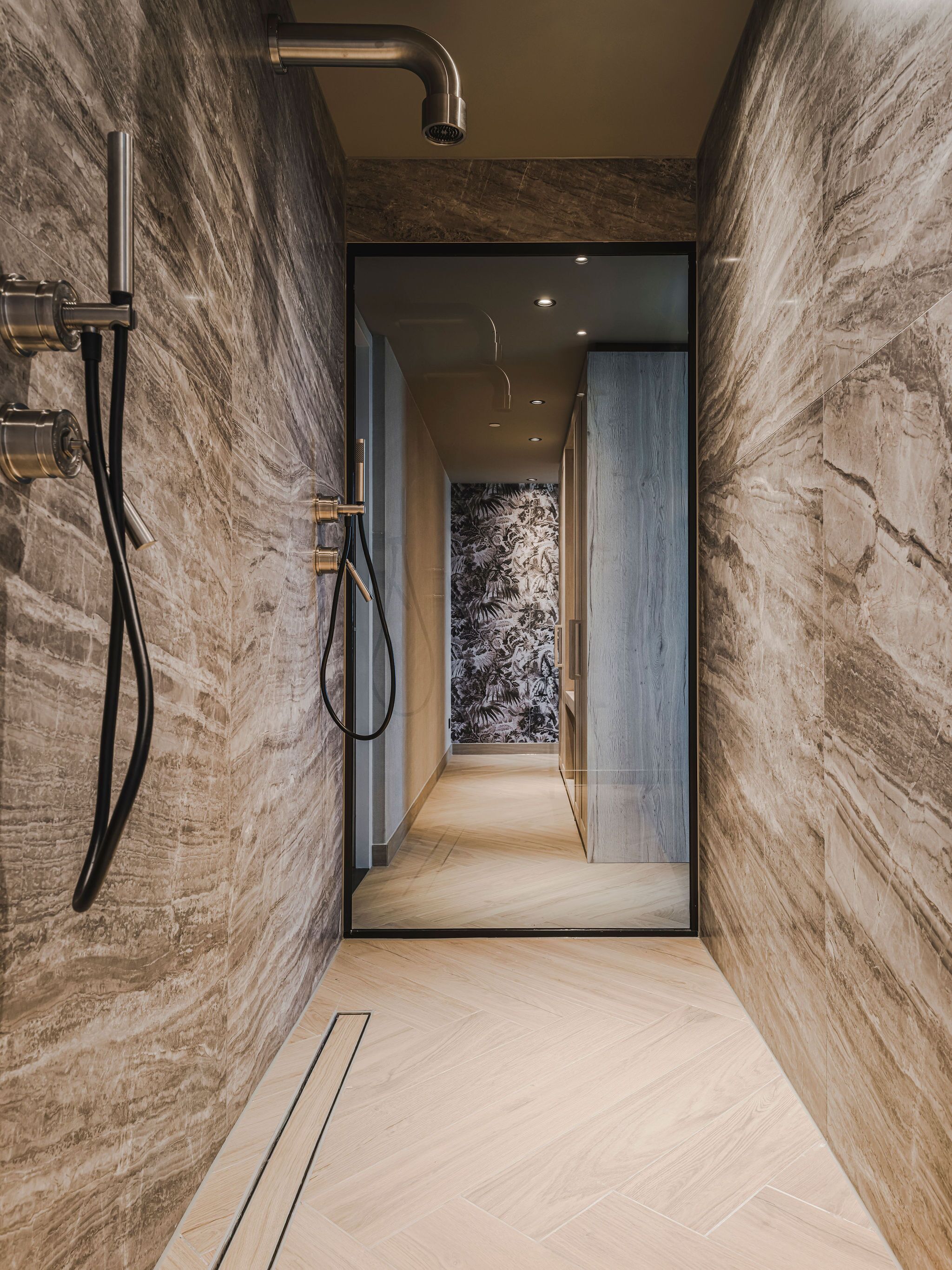 fitness suite | bathroom | separate bathtub and shower, deep-soaking bathtub, rainfall showerhead