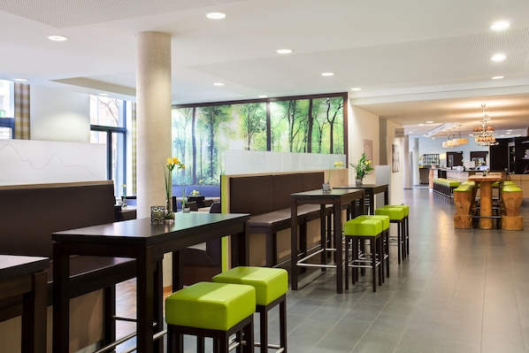 Free daily continental breakfast - Holiday Inn Express Augsburg by IHG (Augsburg)