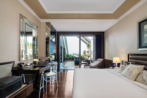 Minibar, in-room safe, desk, soundproofing - Hotel Eclat Beijing (Beijing)