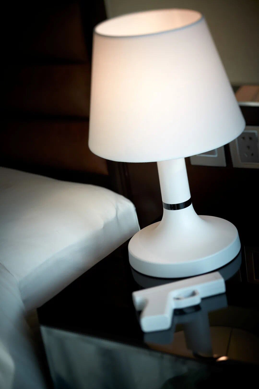 deluxe twin room, 2 single beds | 1 bedroom, minibar, in-room safe, desk