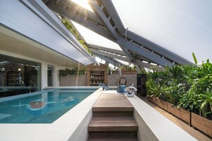 豪华泳池套房 | 露台