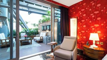Grand Deluxe King with Terrace | 1 bedroom, minibar, in-room safe, desk