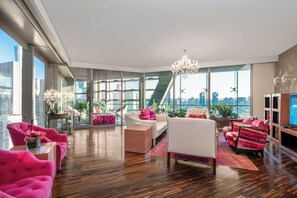 Deluxe Suite with Terrace | Terrace/patio - Hotel Eclat Beijing (Beijing)