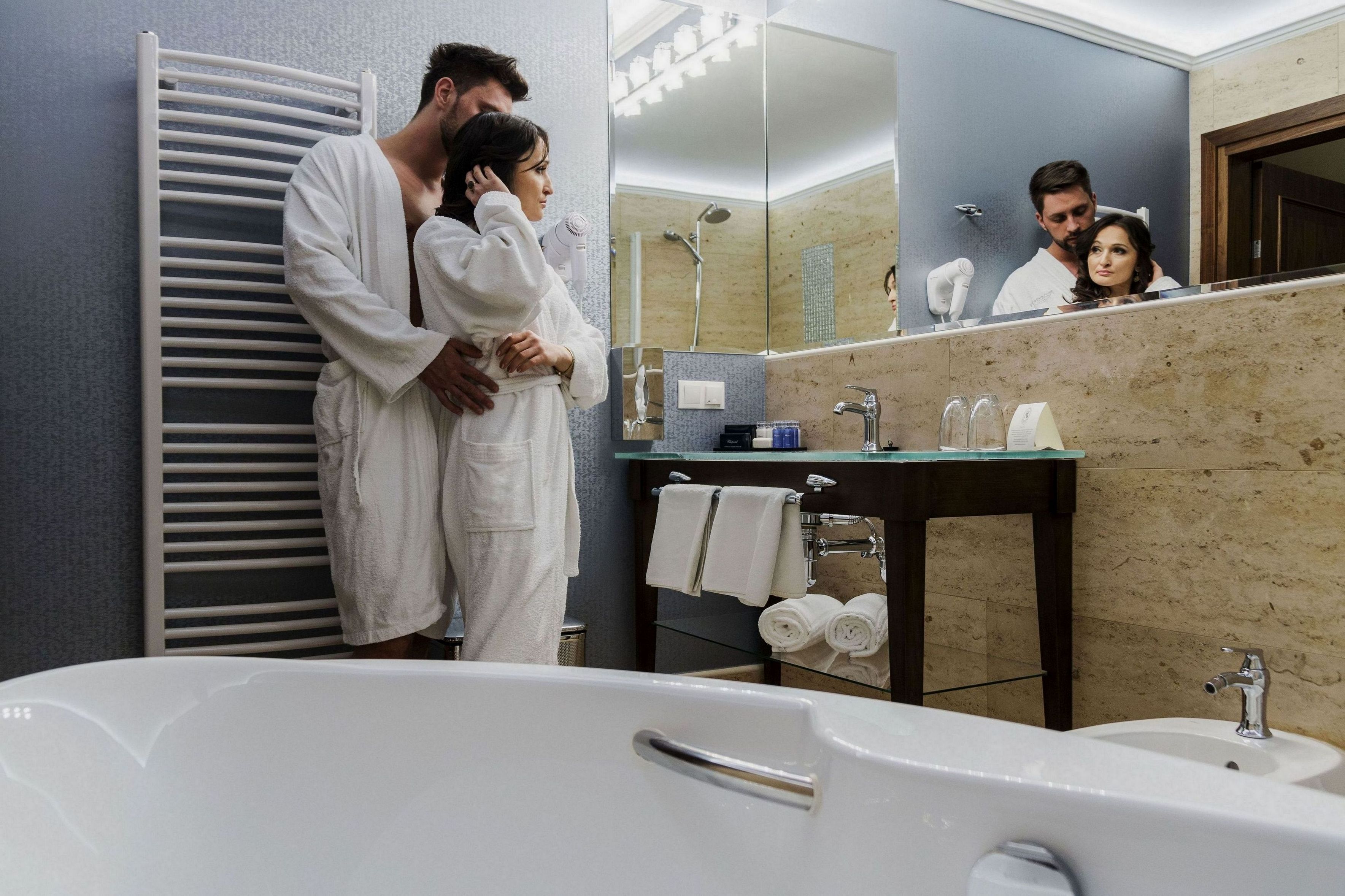 double room single use | premium bedding, down duvets, pillow-top beds, minibar