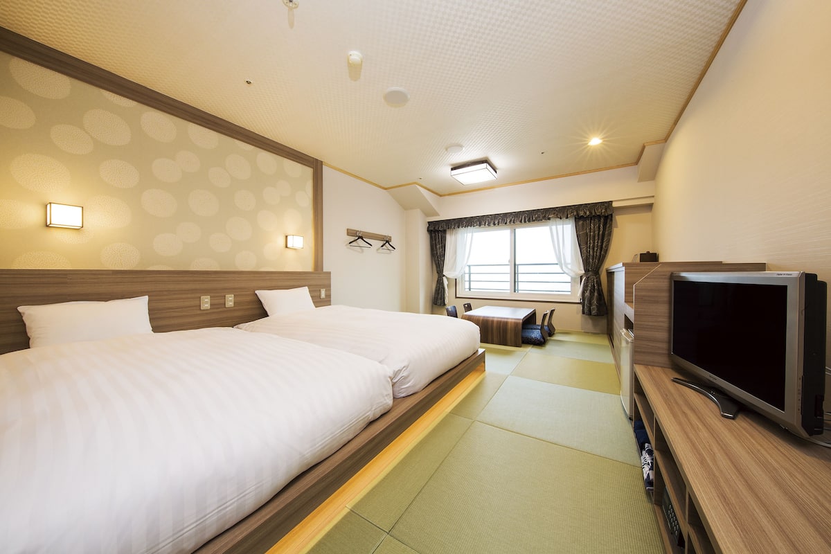 Japanese-Western Style Room, Non Smoking, 2 Single and 2 Futon