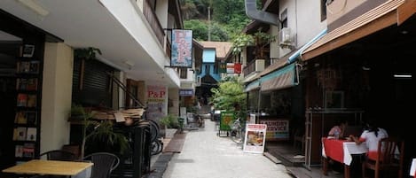 屋外ダイニングエリア