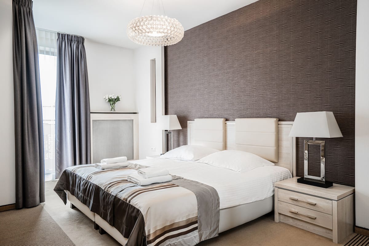 Deluxe Familly Apartment | 1 bedroom, premium bedding, in-room safe, desk
