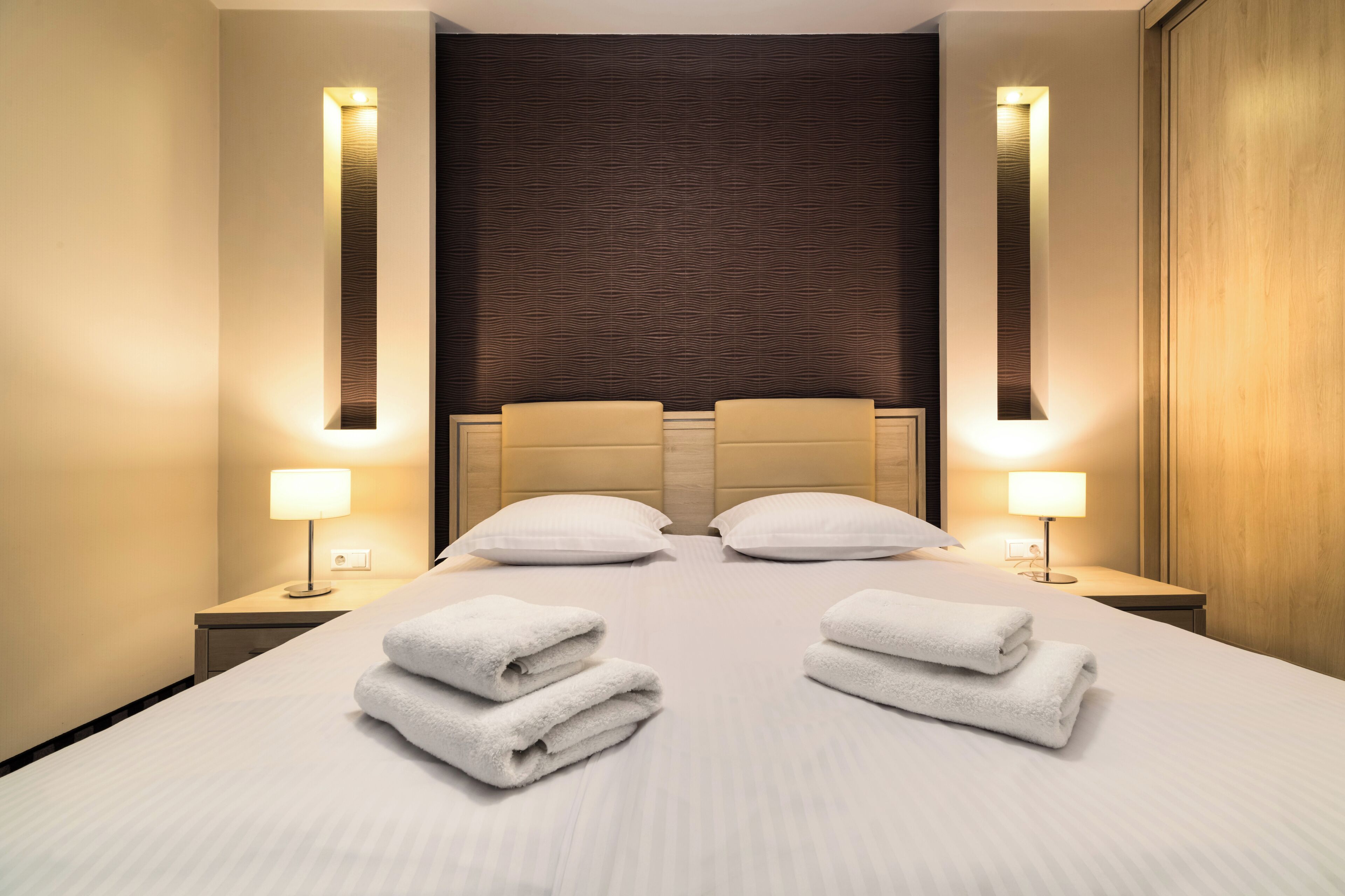 Deluxe Studio Suite, 1 Bedroom | Premium bedding, in-room safe, desk, laptop workspace