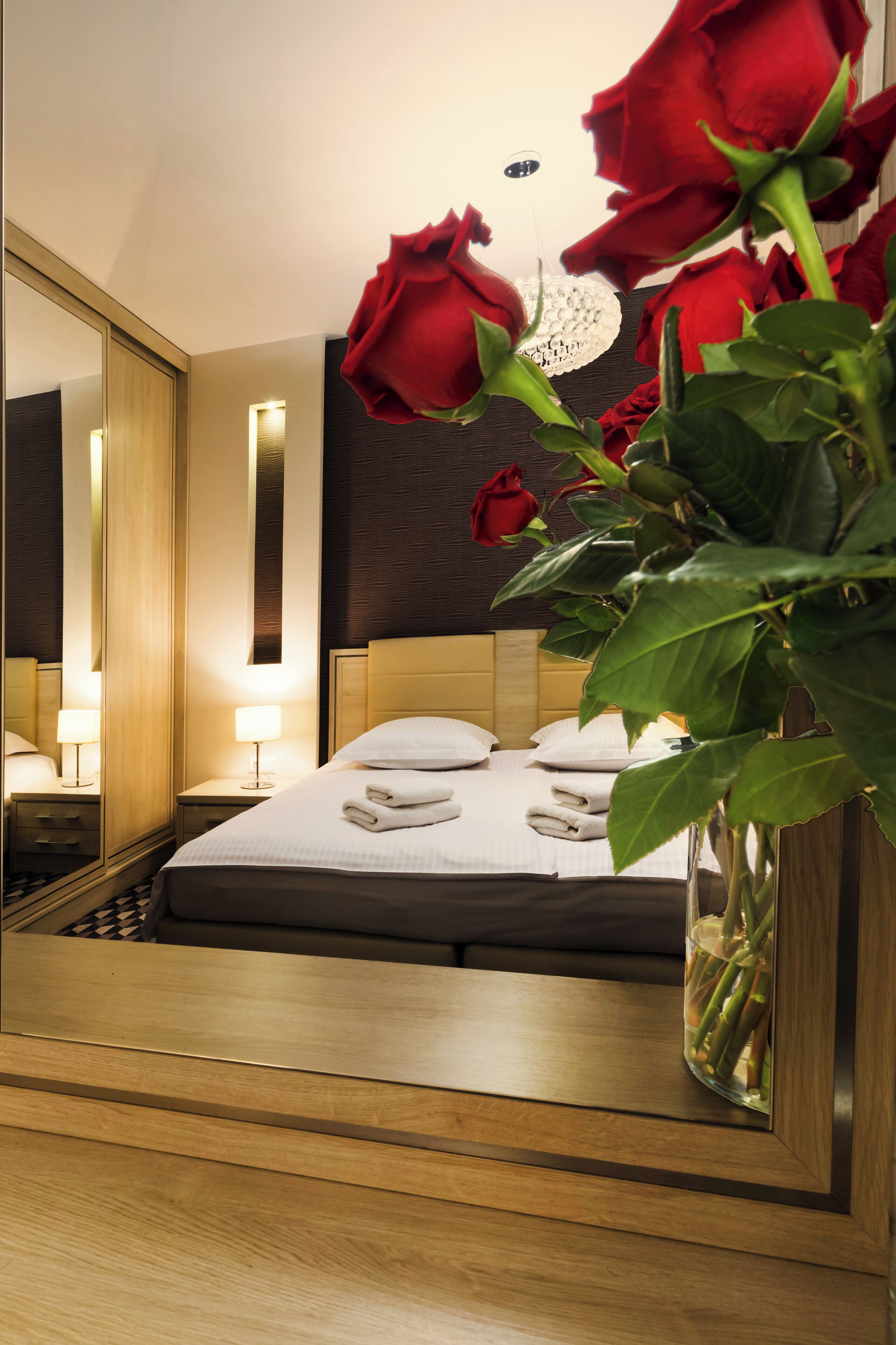Premium bedding, in-room safe, desk, laptop workspace
