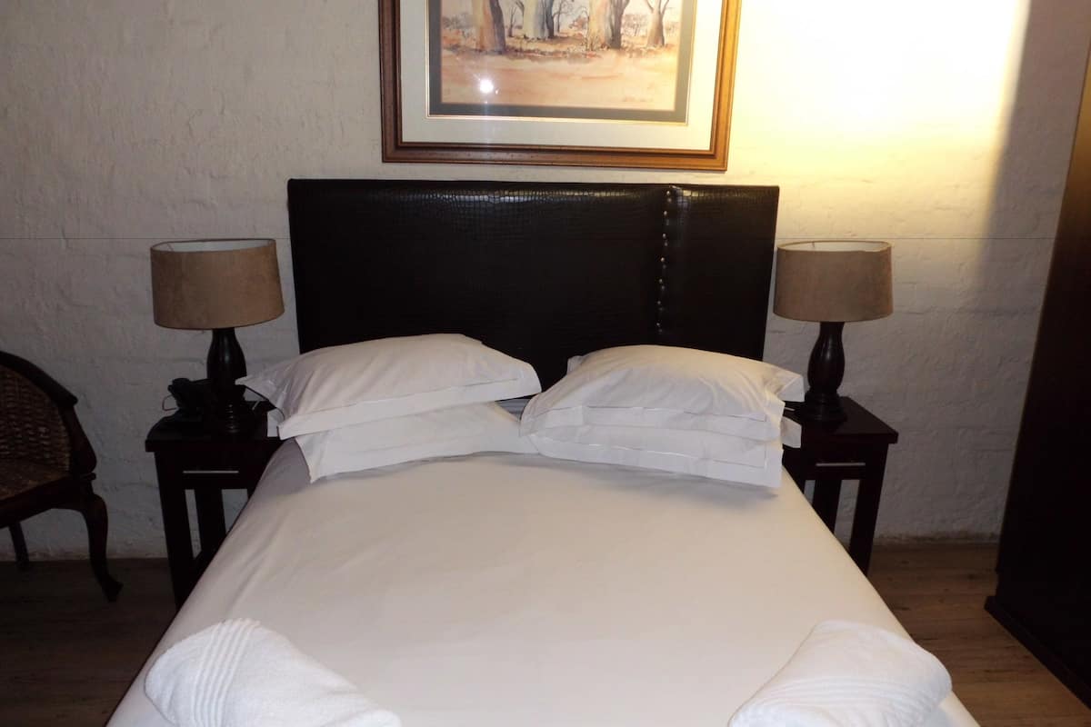 Chalet, 1 letto matrimoniale (Self-catering) | Una scrivania, lenzuola