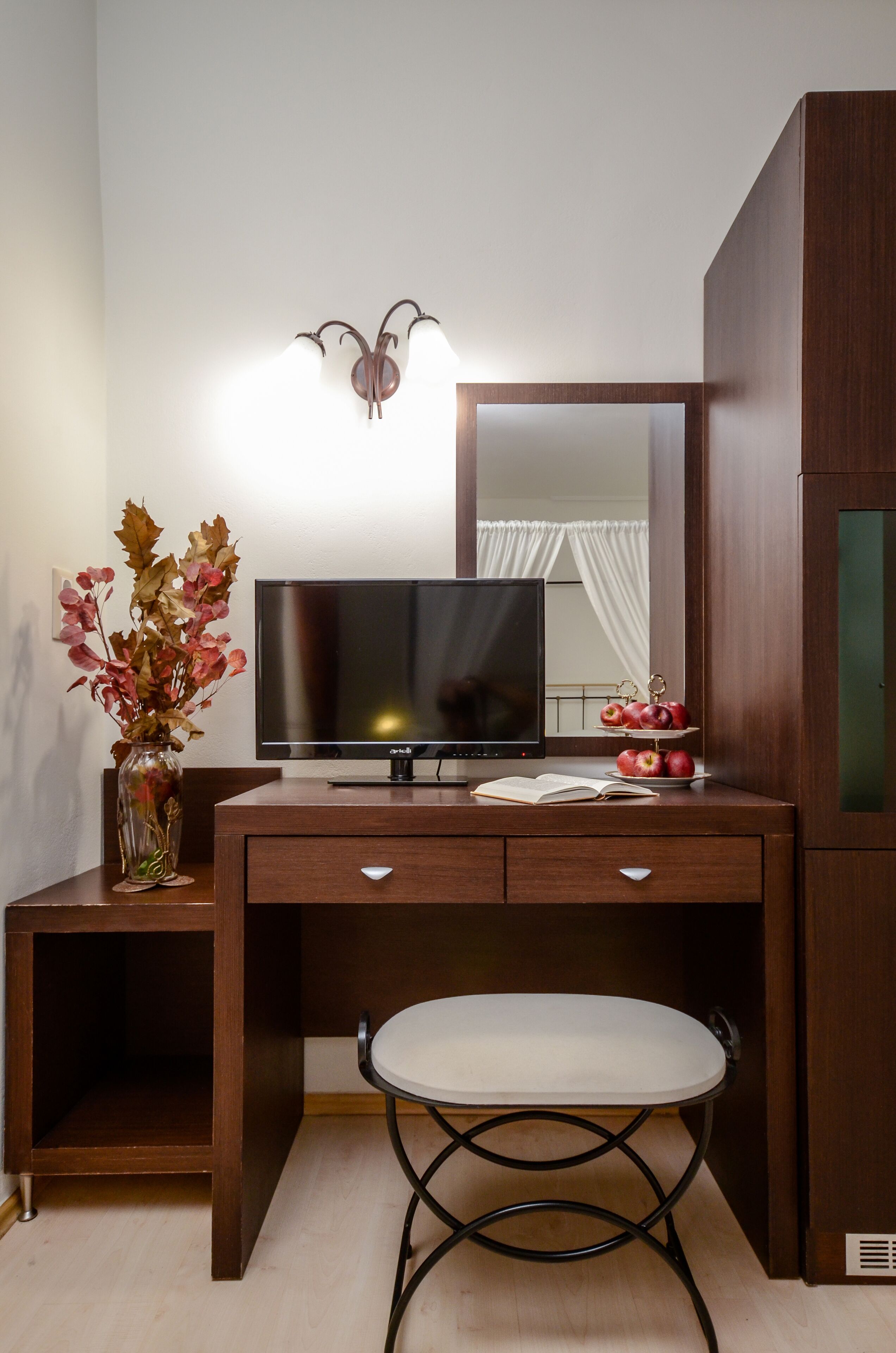 honeymoon studio suite | hypo-allergenic bedding, pillow-top beds, minibar, in-room safe