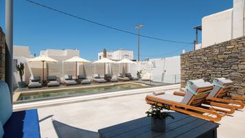 Superior studio suite | Luxe beddengoed, pillowtop-bedden, een minibar, een kluis op de kamer