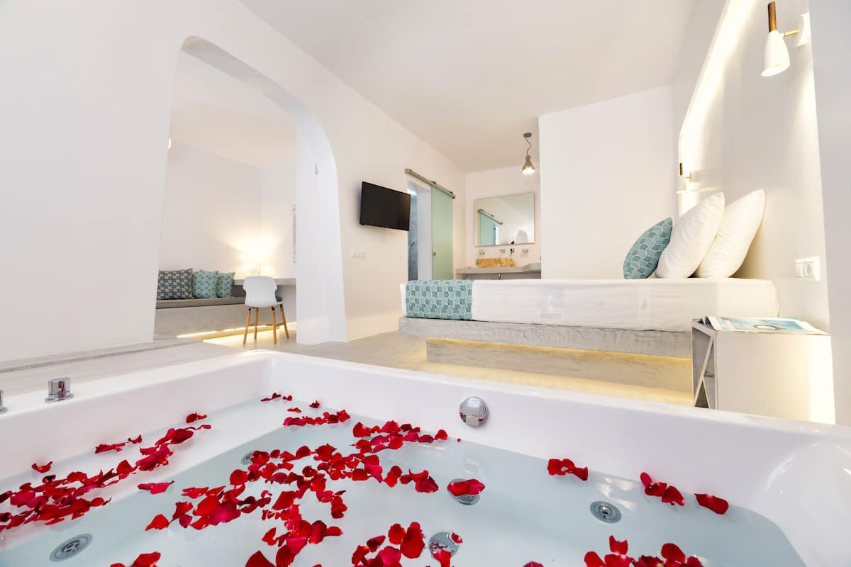 Suite | 1 kamar tidur, seprai premium, bantalan ekstra lembut, dan minibar
