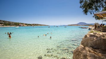 Playa en los alrededores, buceo y paseos en velero