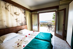 Superior Quadruple Room, Balcony, Sea View | Free cribs/infant beds, rollaway beds