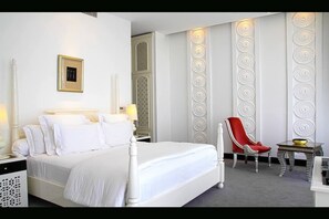 In-room safe, individually decorated, individually furnished, desk