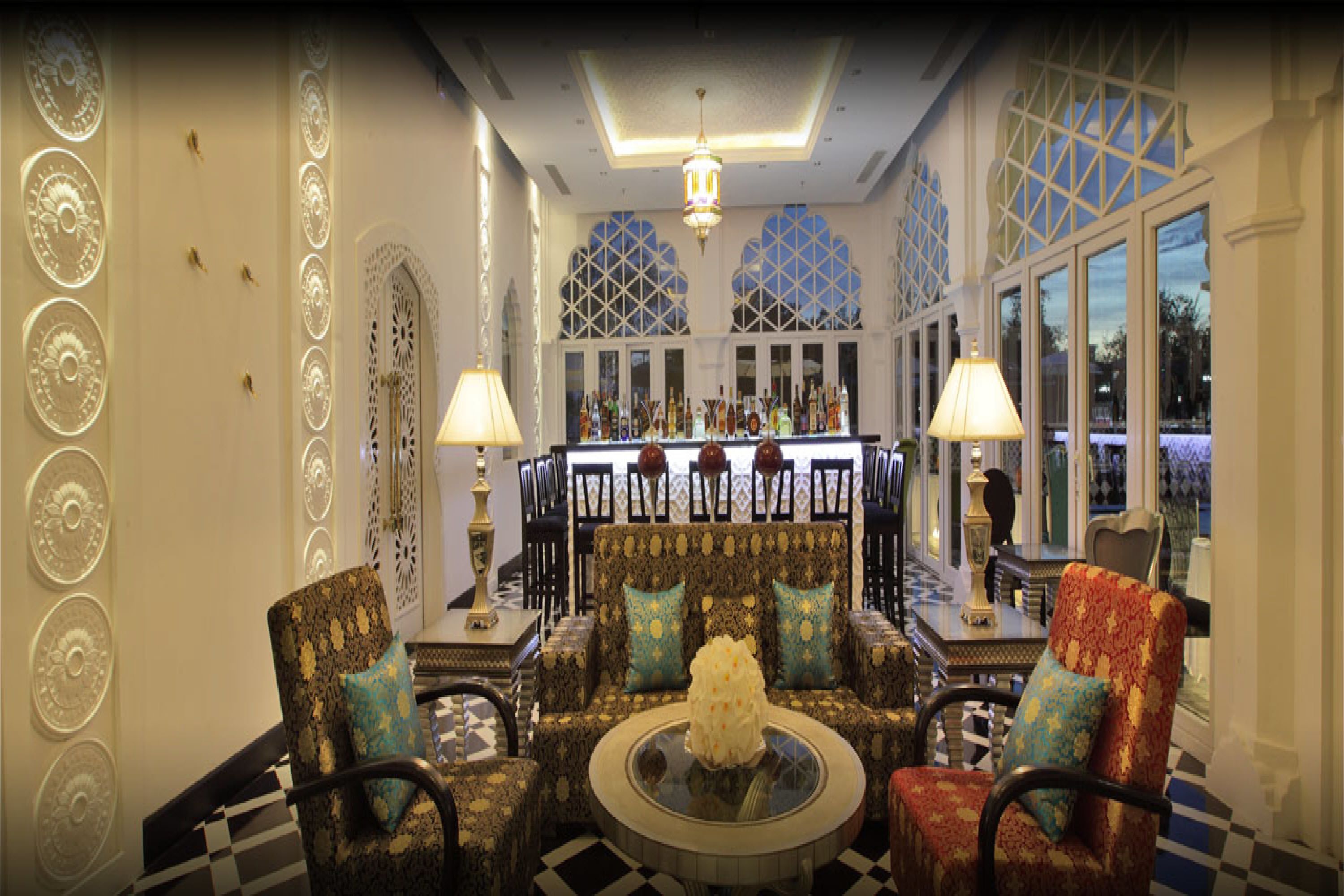 Bar (trong khuôn viên)