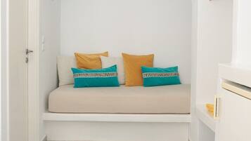 Standard Triple Room, Balcony, Sea View (1st floor) | Premium bedding, in-room safe, blackout curtains, iron/ironing board